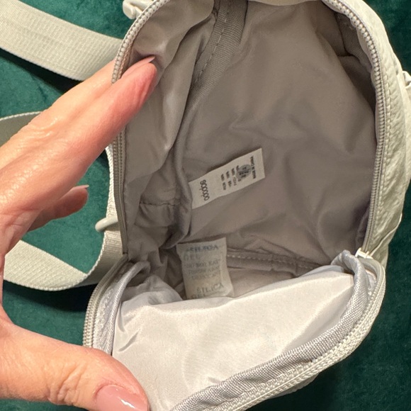 Cream Belt Bag Unisex NWT - Picture 2 of 5